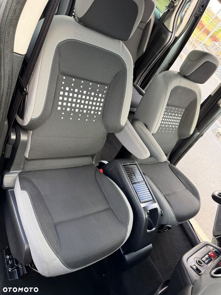 Citroën Berlingo Multispace e-HDi 90 FAP EGS6 Exclusive - 27