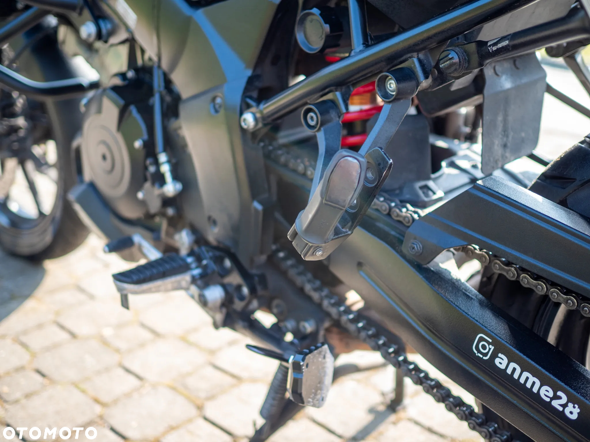 Suzuki V-STROM - 8