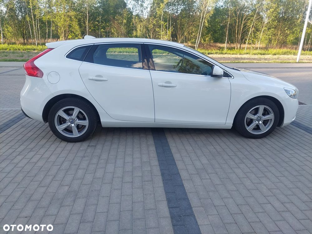 Volvo V40 T2 Momentum - 2