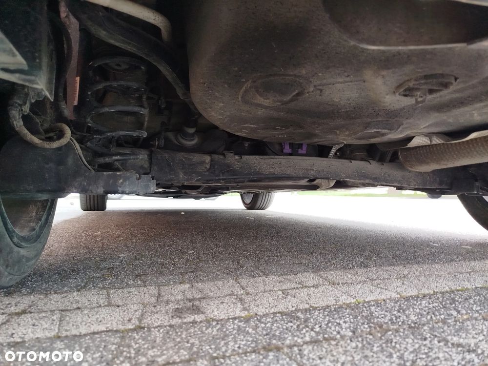 Peugeot 208 PureTech 100 EAT8 GT Pack - 36