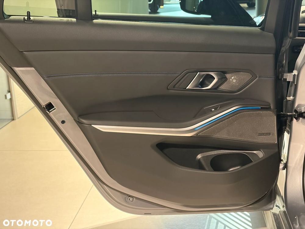 BMW Seria 3 M340i xDrive mHEV sport - 24