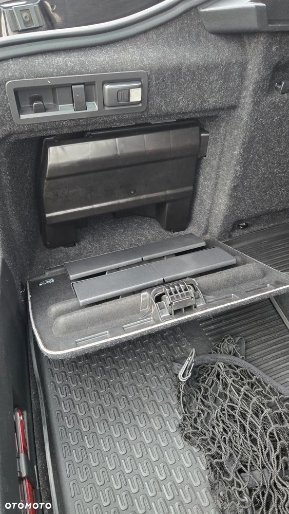 Skoda Superb 2.0 TDI L&K DSG - 33