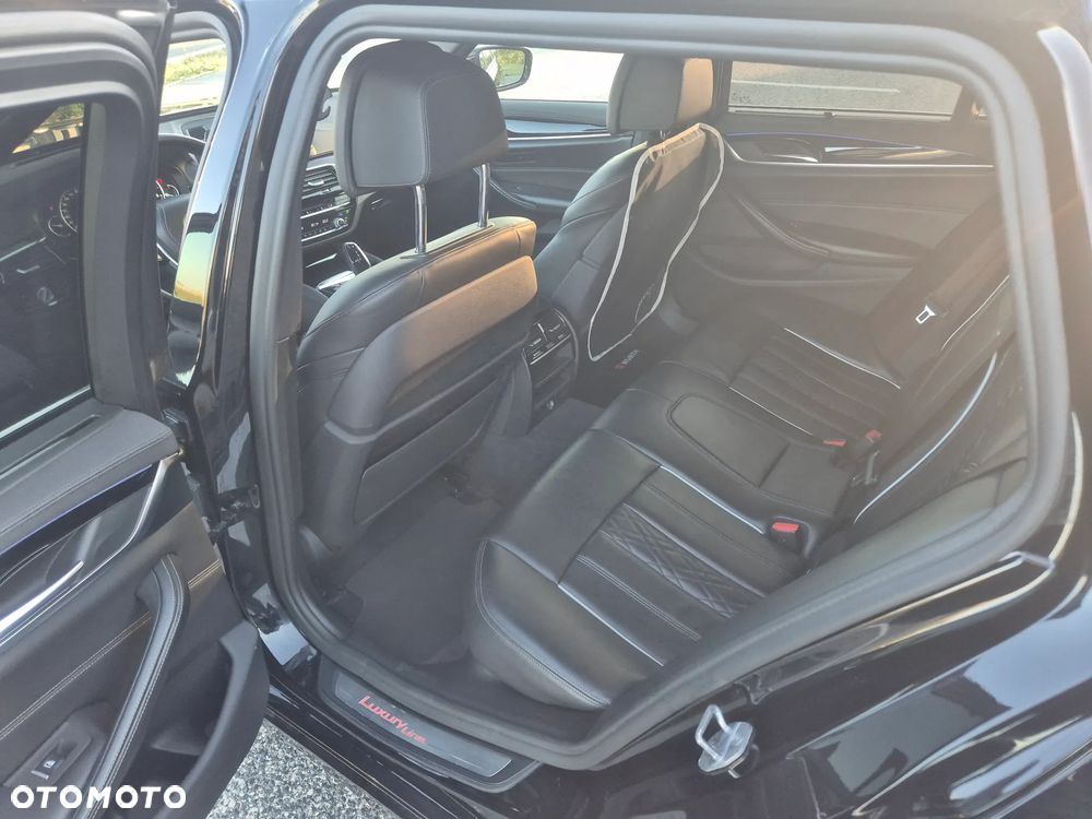 BMW Seria 5 525d Luxury Line - 22