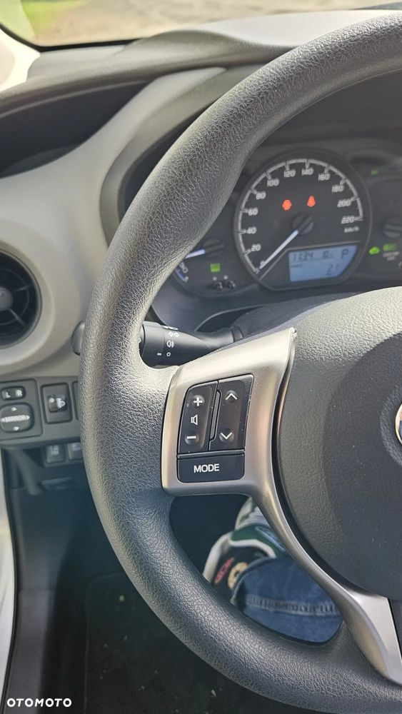 Toyota Yaris - 12