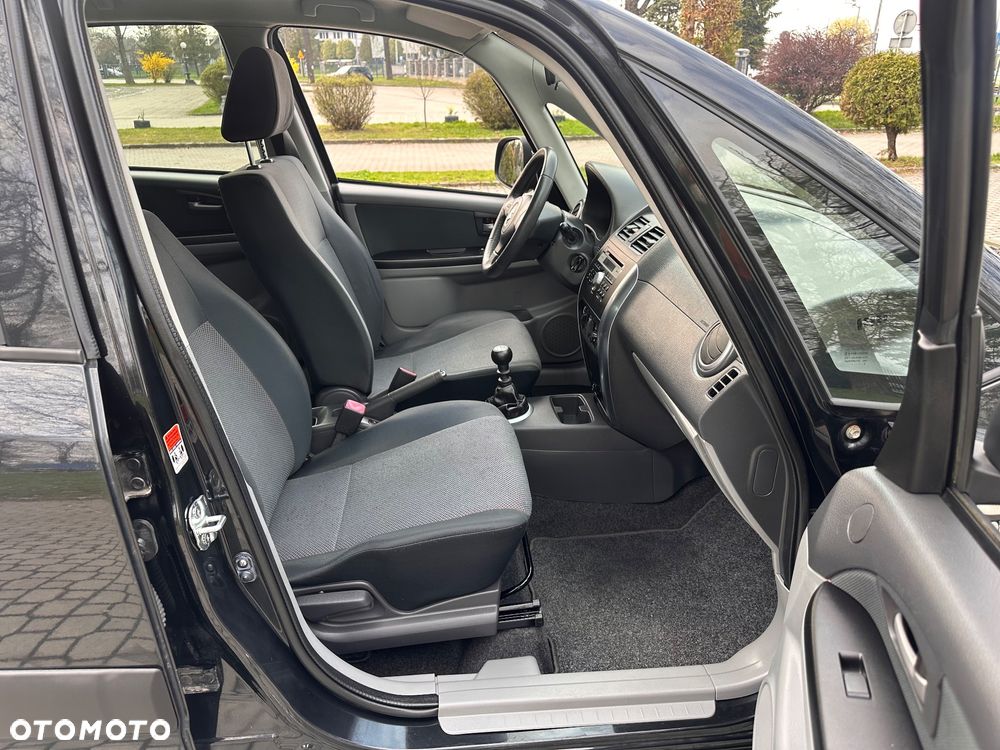 Suzuki SX4 1.9 DDiS DPF 4x4 Comfort - 6