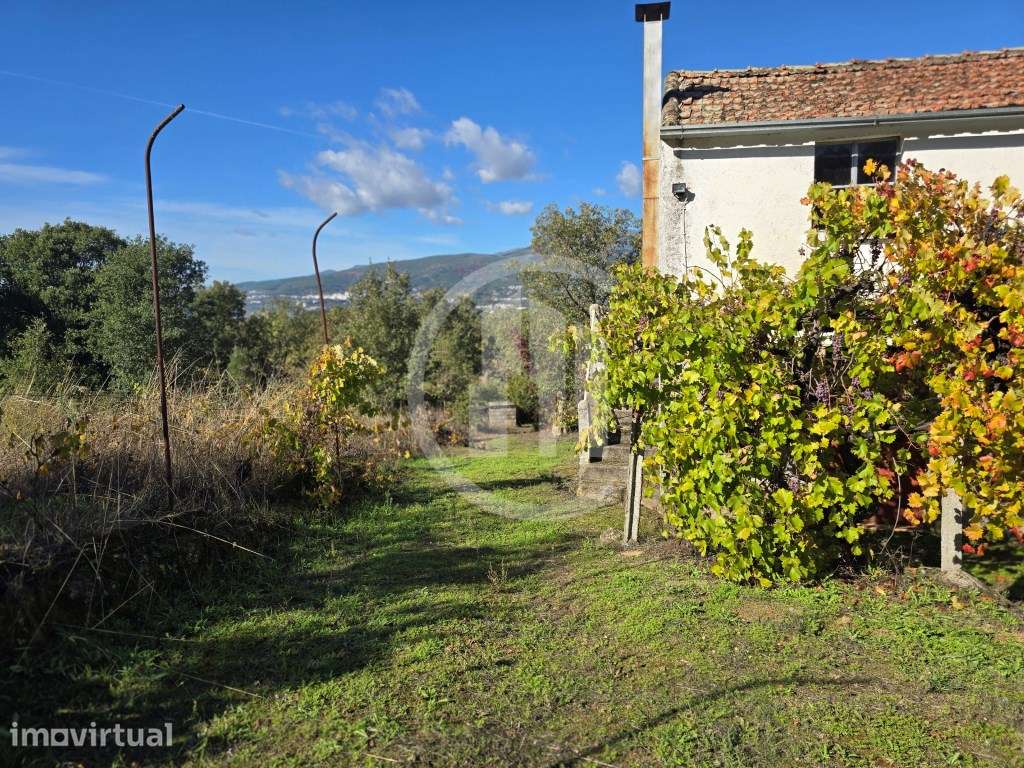 Casa para recuperação no Ferro, Covilhã - Grande imagem: 2/11