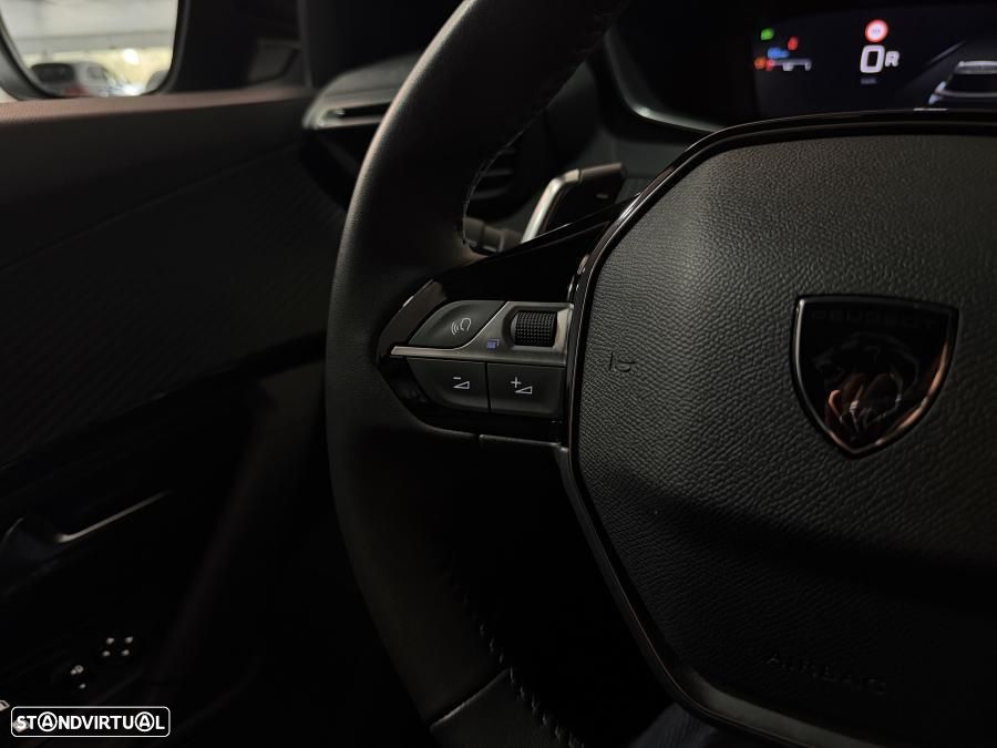 Peugeot 2008 1.2 Hybrid Allure e-DCS6 - 19