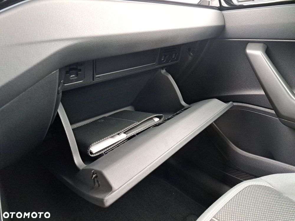 Volkswagen Polo 1.0 TSI Edition 50 DSG - 36
