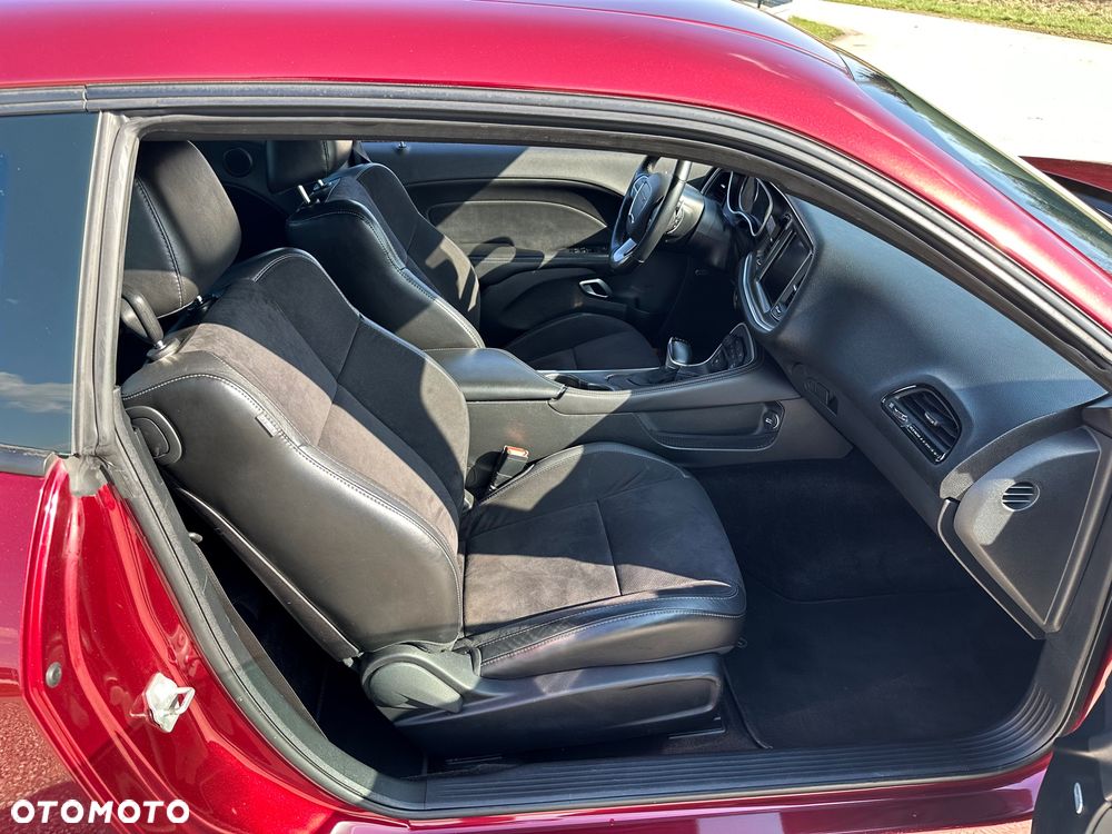 Dodge Challenger - 6