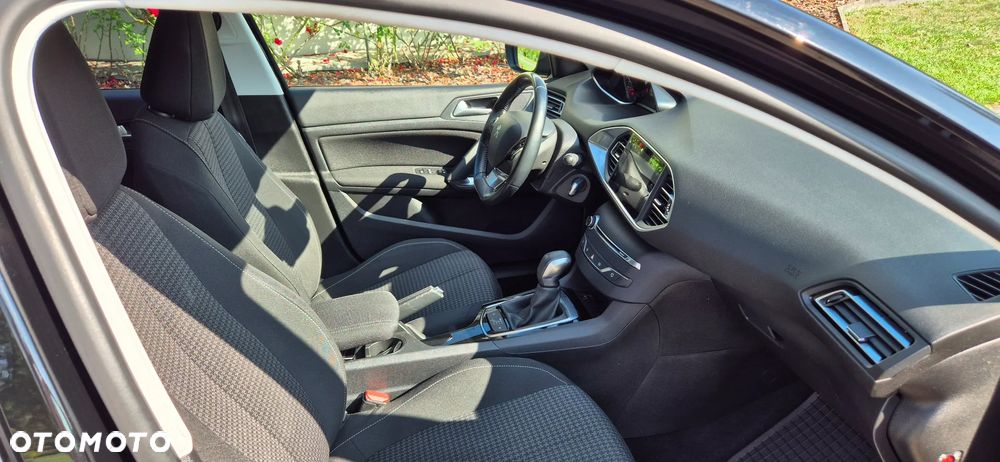 Peugeot 308 1.2 PureTech GPF Active Pack Business S&S EAT8 - 19