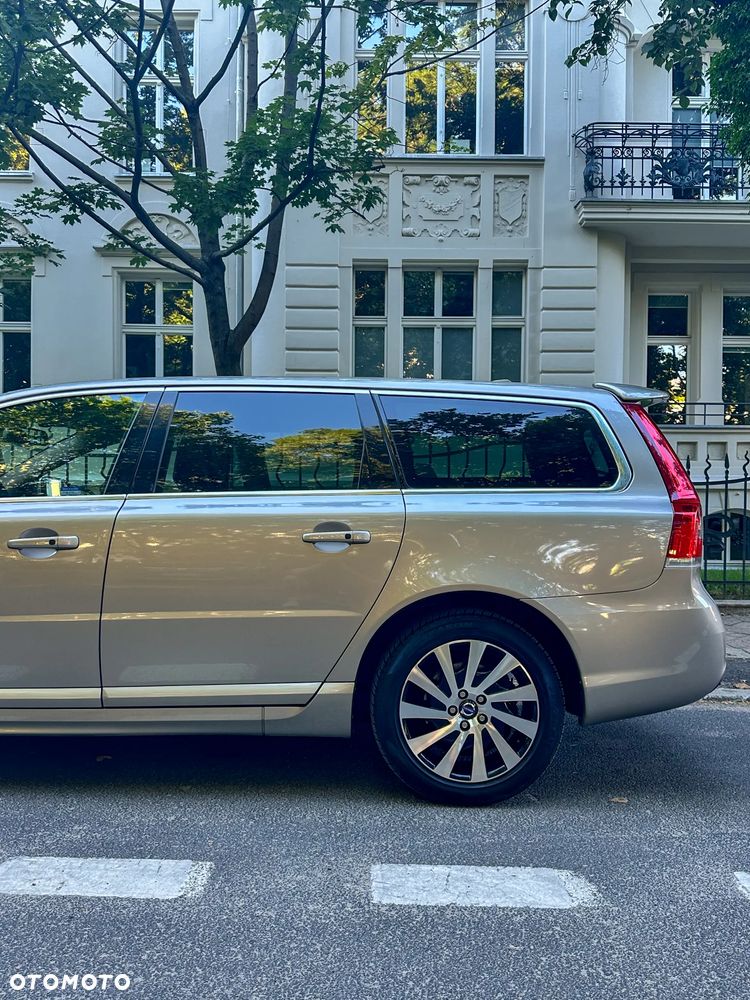 Volvo V70 D5 AWD Summum - 15