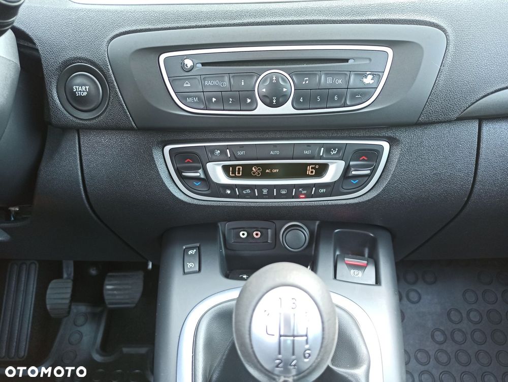 Renault Scenic - 17