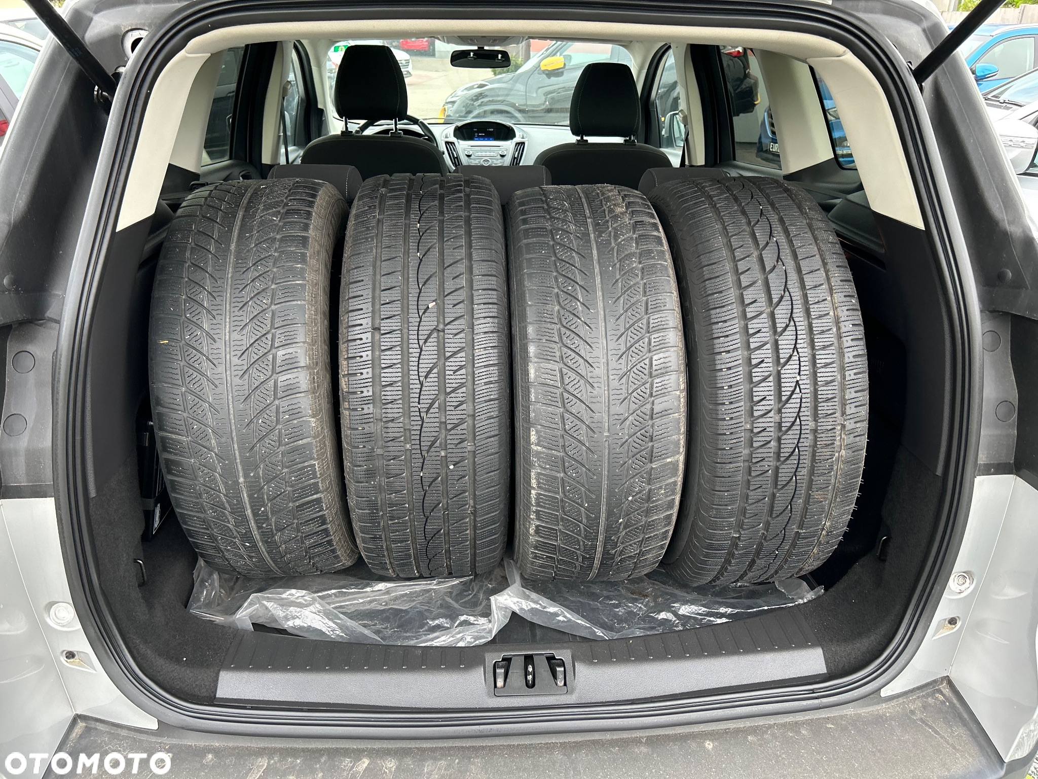 Ford Kuga 1.5 EcoBoost 2x4 Black & Silver - 22