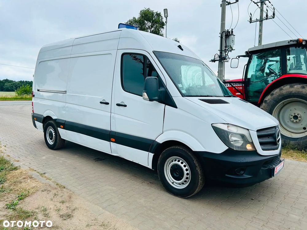 Mercedes-Benz Sprinter - 4