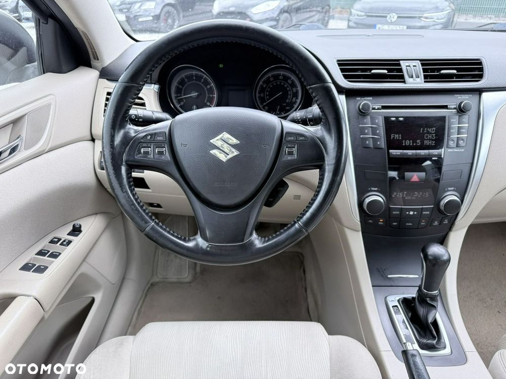 Suzuki Kizashi 2.4 4x4 CVT Sport - 5