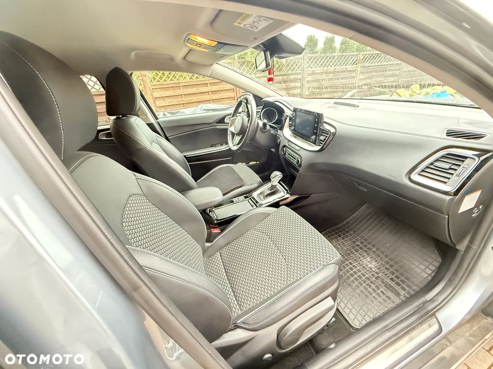 Kia XCeed 1.5 T-GDI Business Line DCT - 14