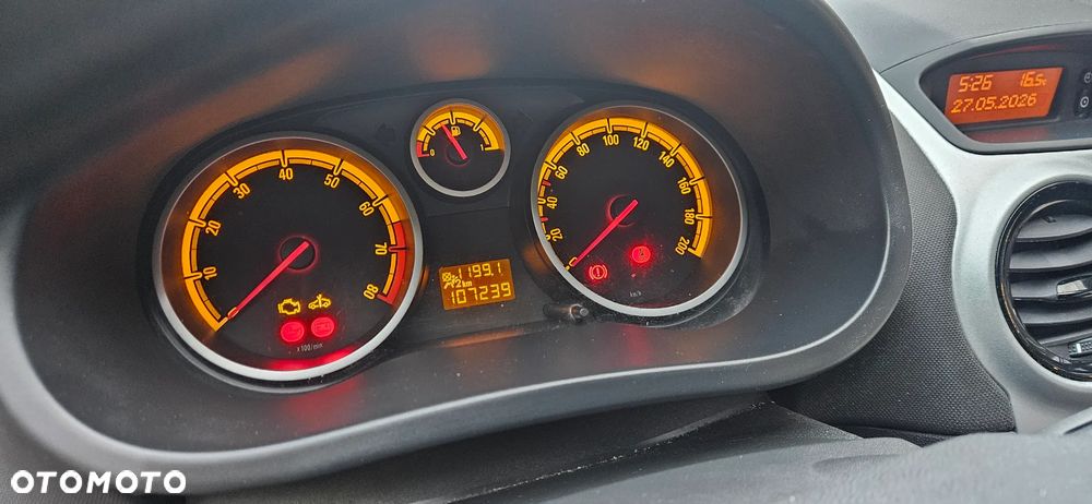 Opel Corsa 1.2 16V Cosmo - 5