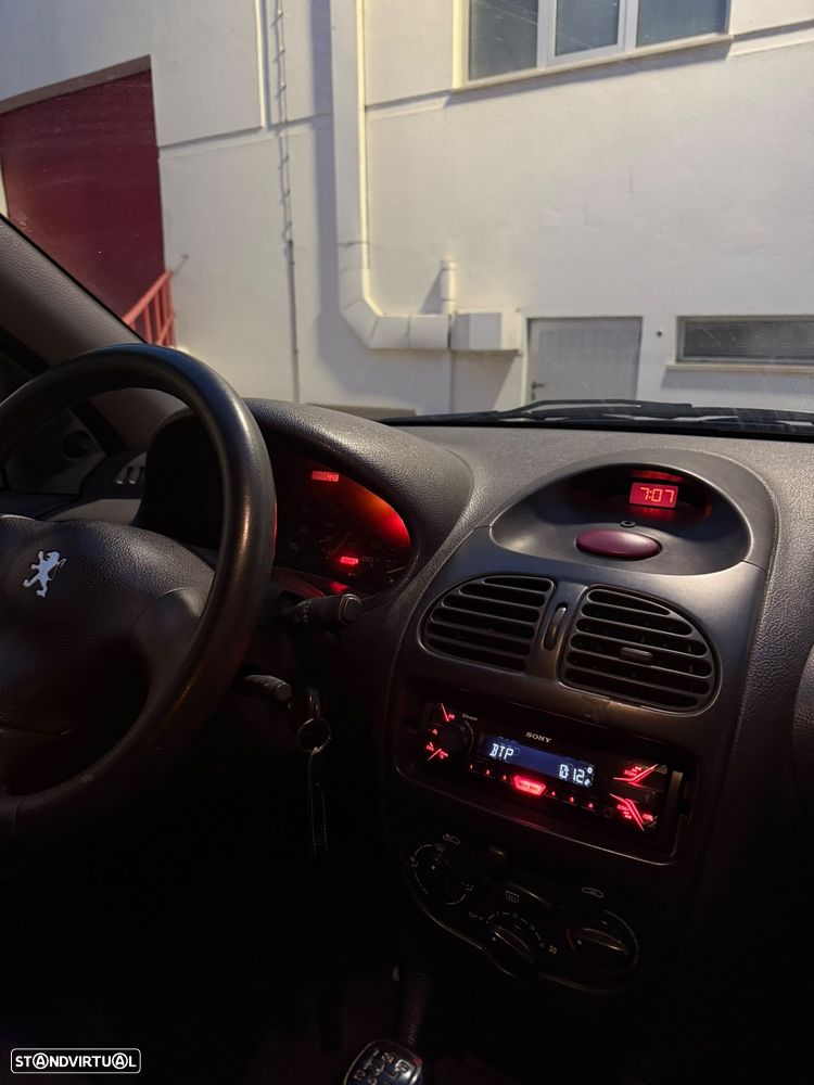 Peugeot 206 1.1 XR - 7