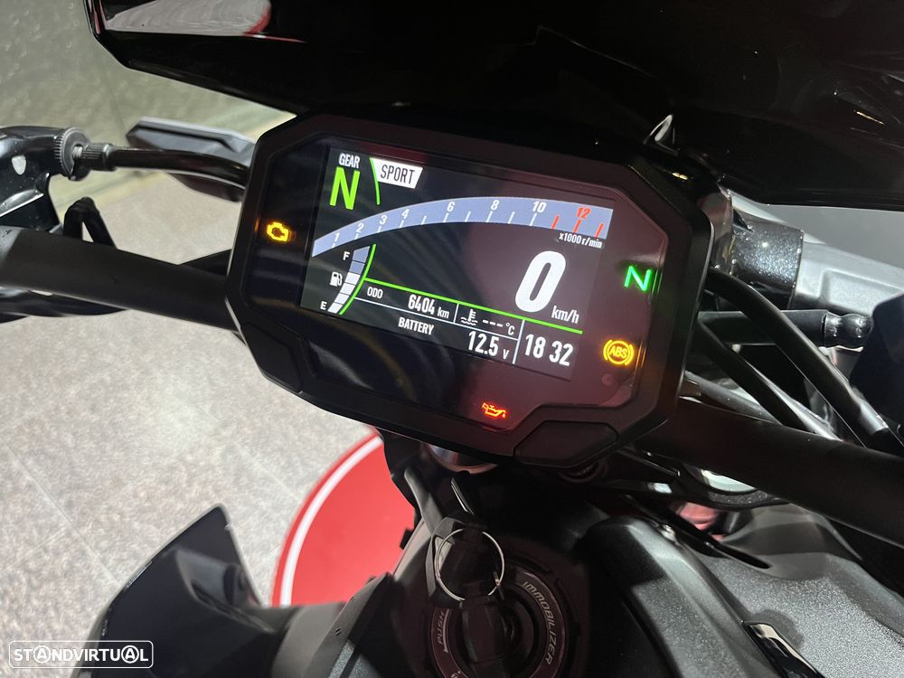 Kawasaki Z 900 PERFORMANCE - AKRAPOVIC !! - DESDE 139 EUR / MÊS !! - 18