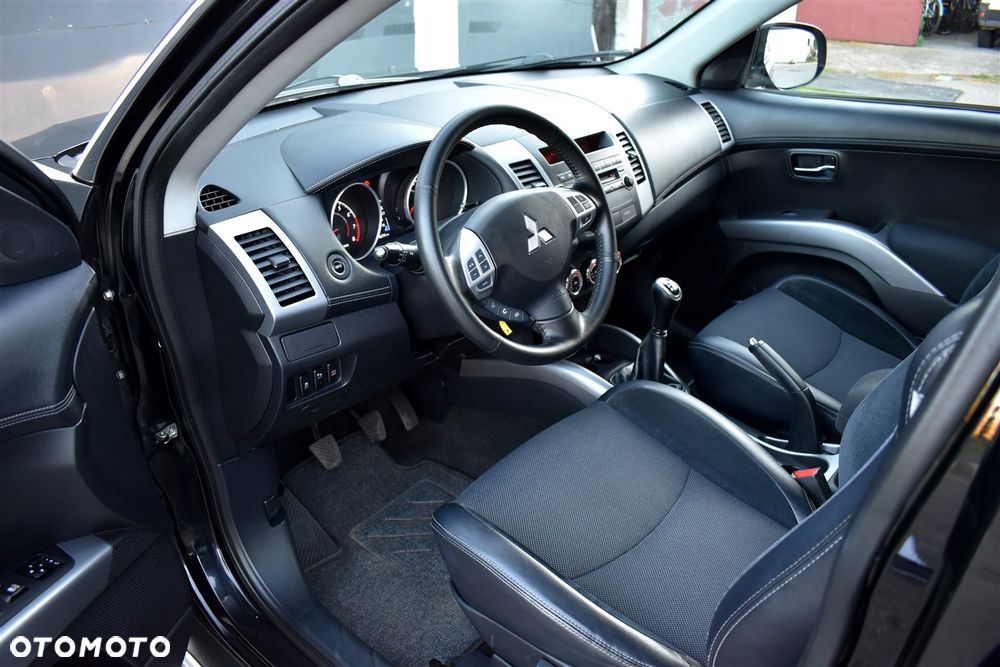 Mitsubishi Outlander 2.0 2WD Diamant Edition - 10