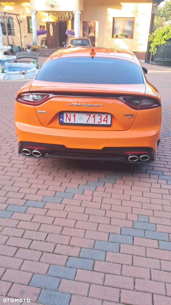 Kia Stinger - 11