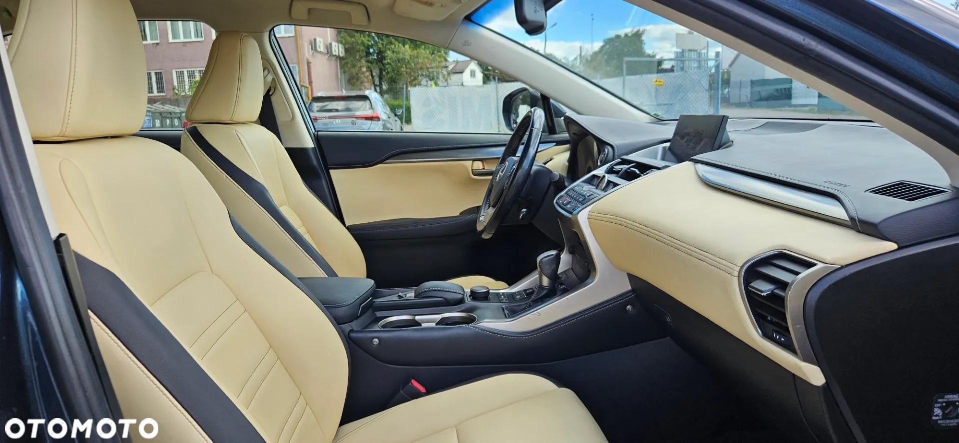 Lexus NX 300h Business Edition AWD - 26