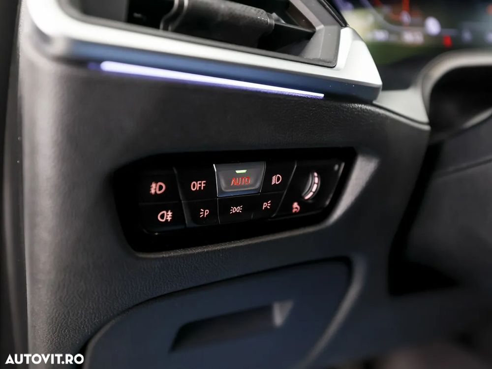 BMW Seria 3 320i Aut. M Sport - 25