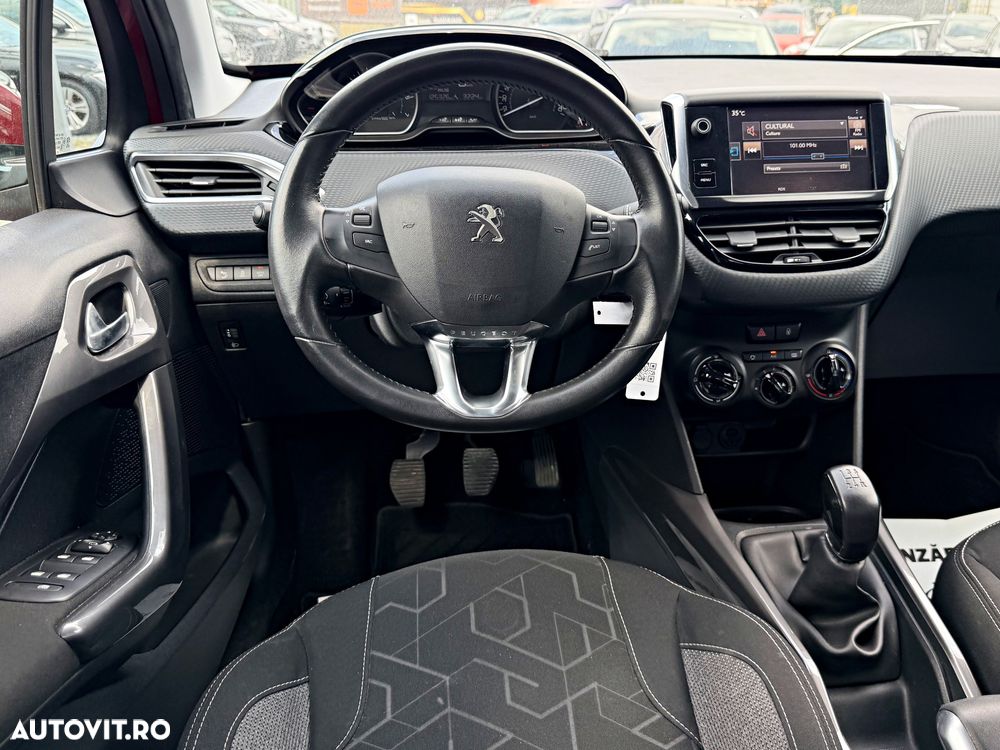 Peugeot 2008 PureTech 110 Style - 6