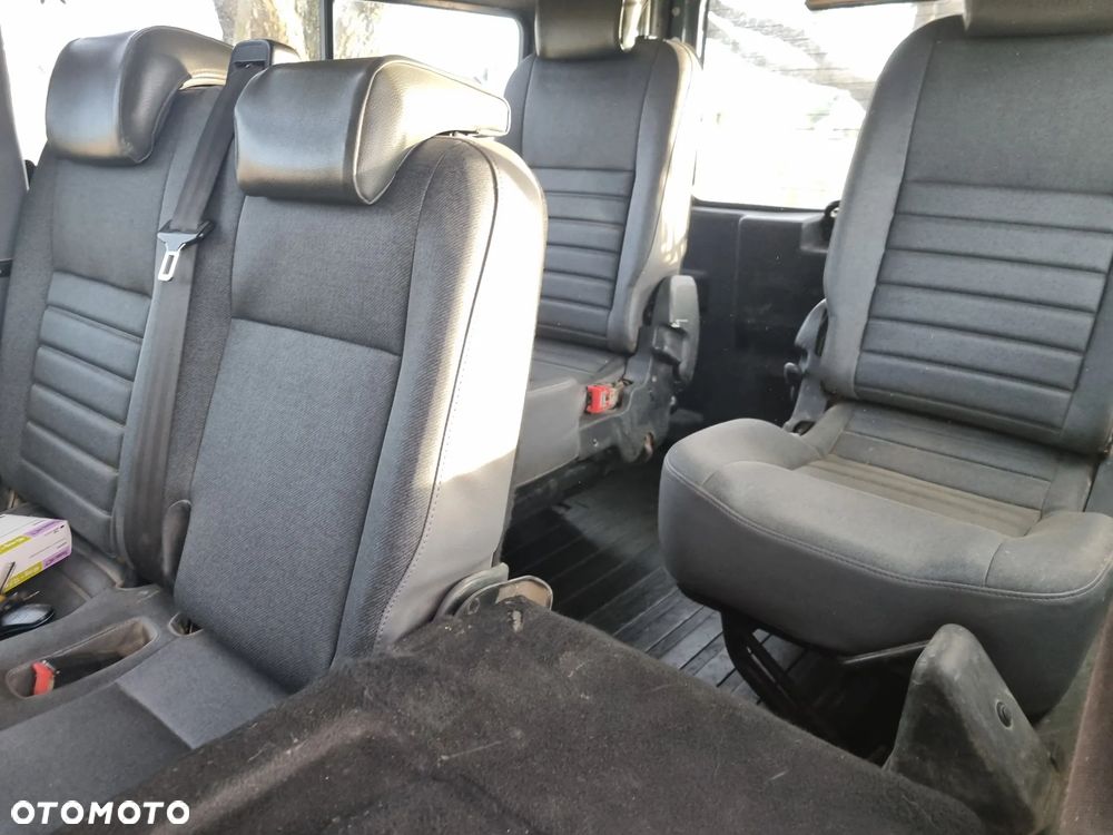 Land Rover Defender - 39