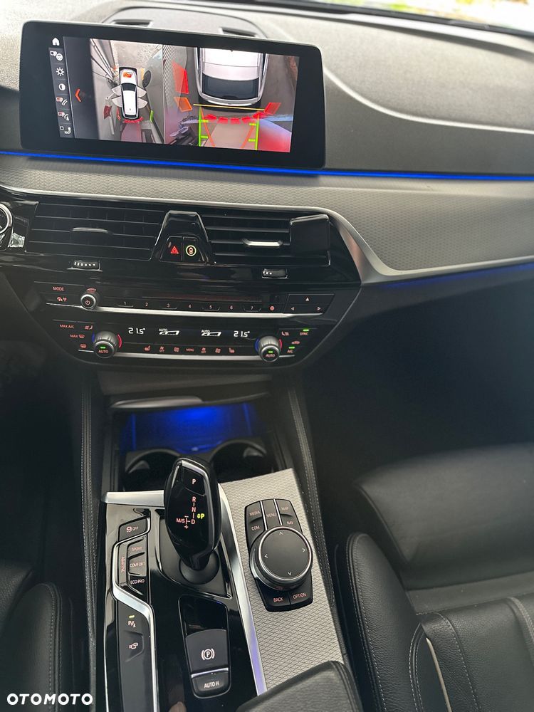 BMW Seria 5 530d xDrive - 13