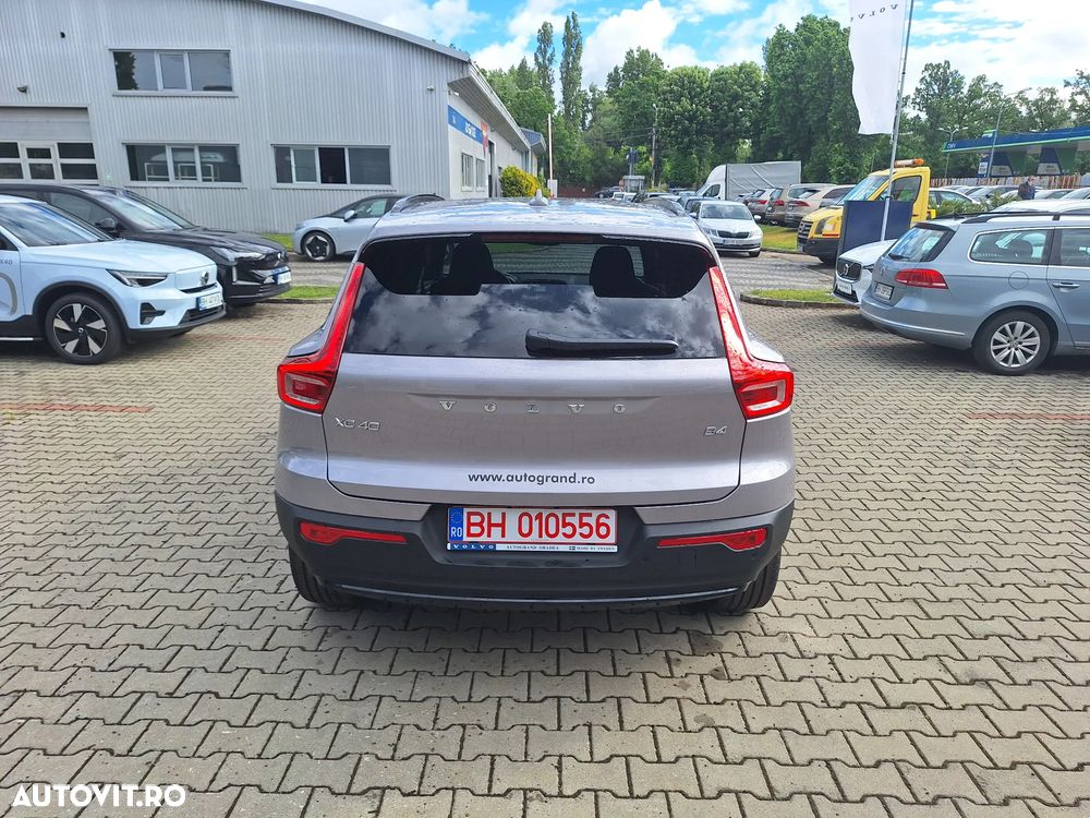 Volvo XC 40 B4 AT FWD MHEV Ultimate Dark - 13