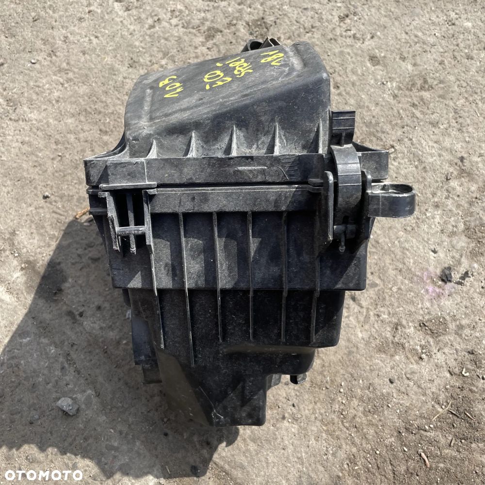 Obudowa filtra powietrza Ford GN15-9600-CF OE - 4