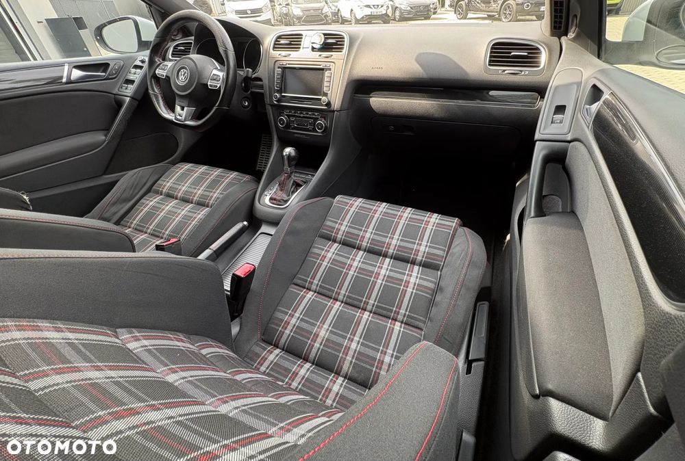 Volkswagen Golf 2.0 GTI DSG - 11