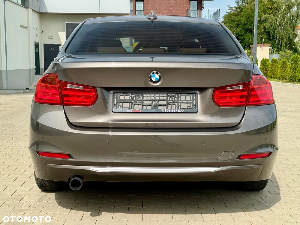 BMW Seria 3 320i Modern Line - 14