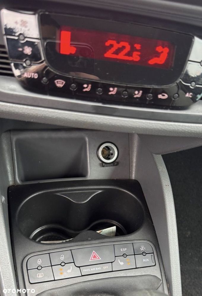 Seat Ibiza SC 1.4 16V Sport - 8