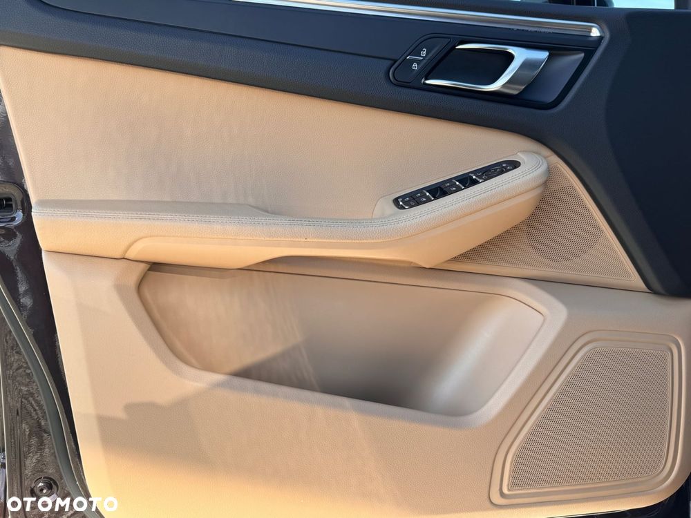 Porsche Macan - 18