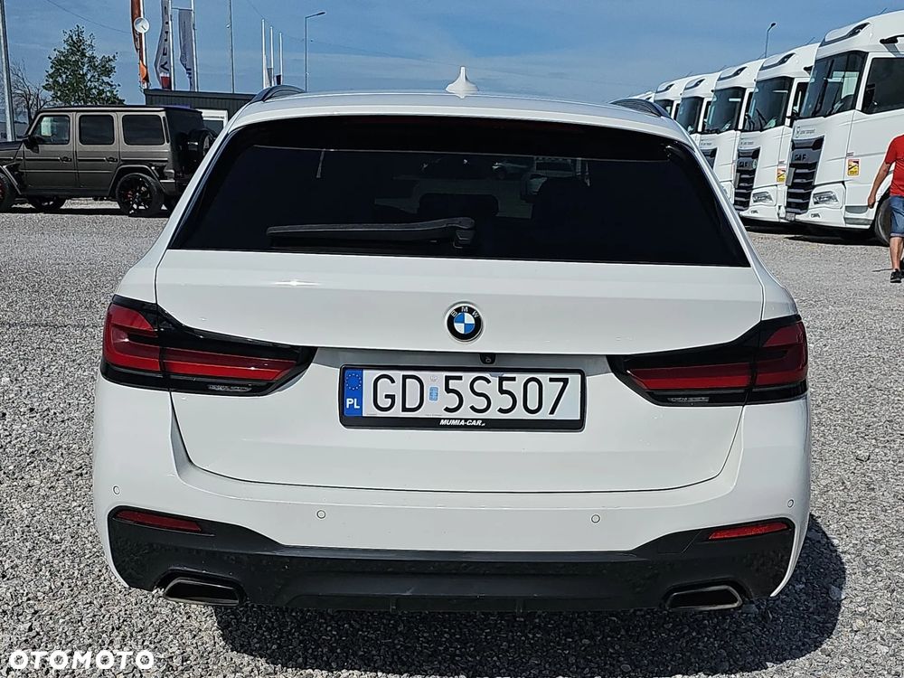BMW Seria 5 520d xDrive - 6