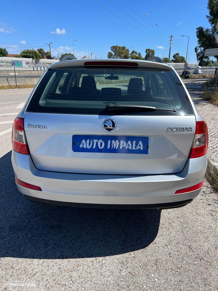 Skoda Octavia Break 1.6 TDi Style DSG - 9
