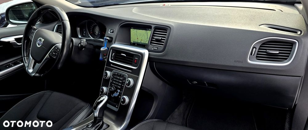 Volvo V60 T3 Momentum - 20