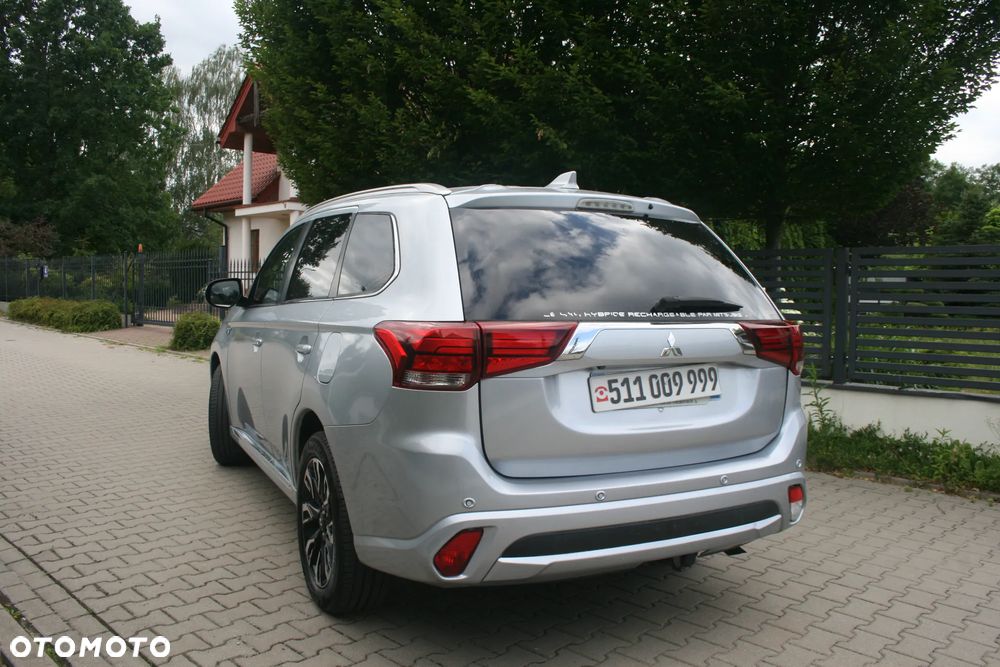 Mitsubishi Outlander - 5
