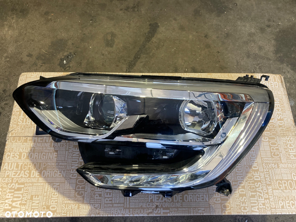 RENAULT MEGANE 4 IV LAMPA PRZEDNIA LEWA REFLEKTOR LEWY PRZÓD LED  LEDOWY SOCZEWKA EUROPA 260609169R Wwa