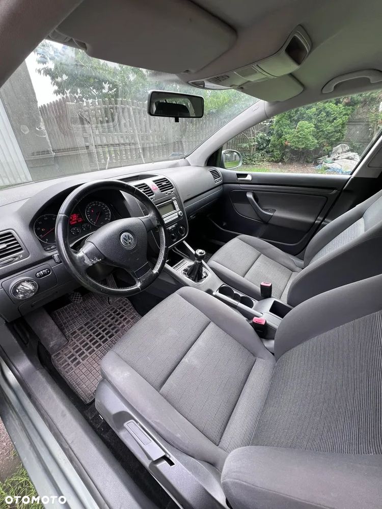 Volkswagen Golf 1.6 FSI Trendline - 9