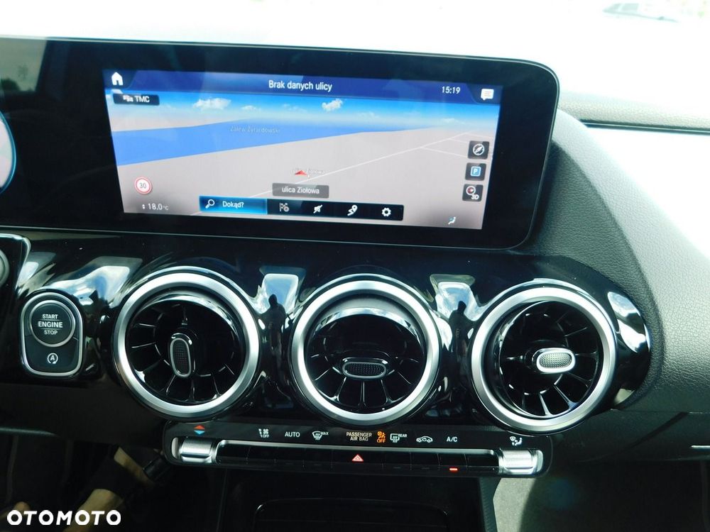 Mercedes-Benz GLA - 20
