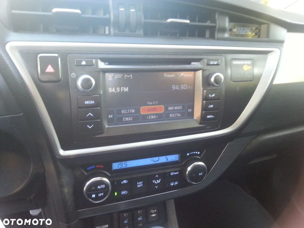 Toyota Auris 1.6 Premium MM - 19