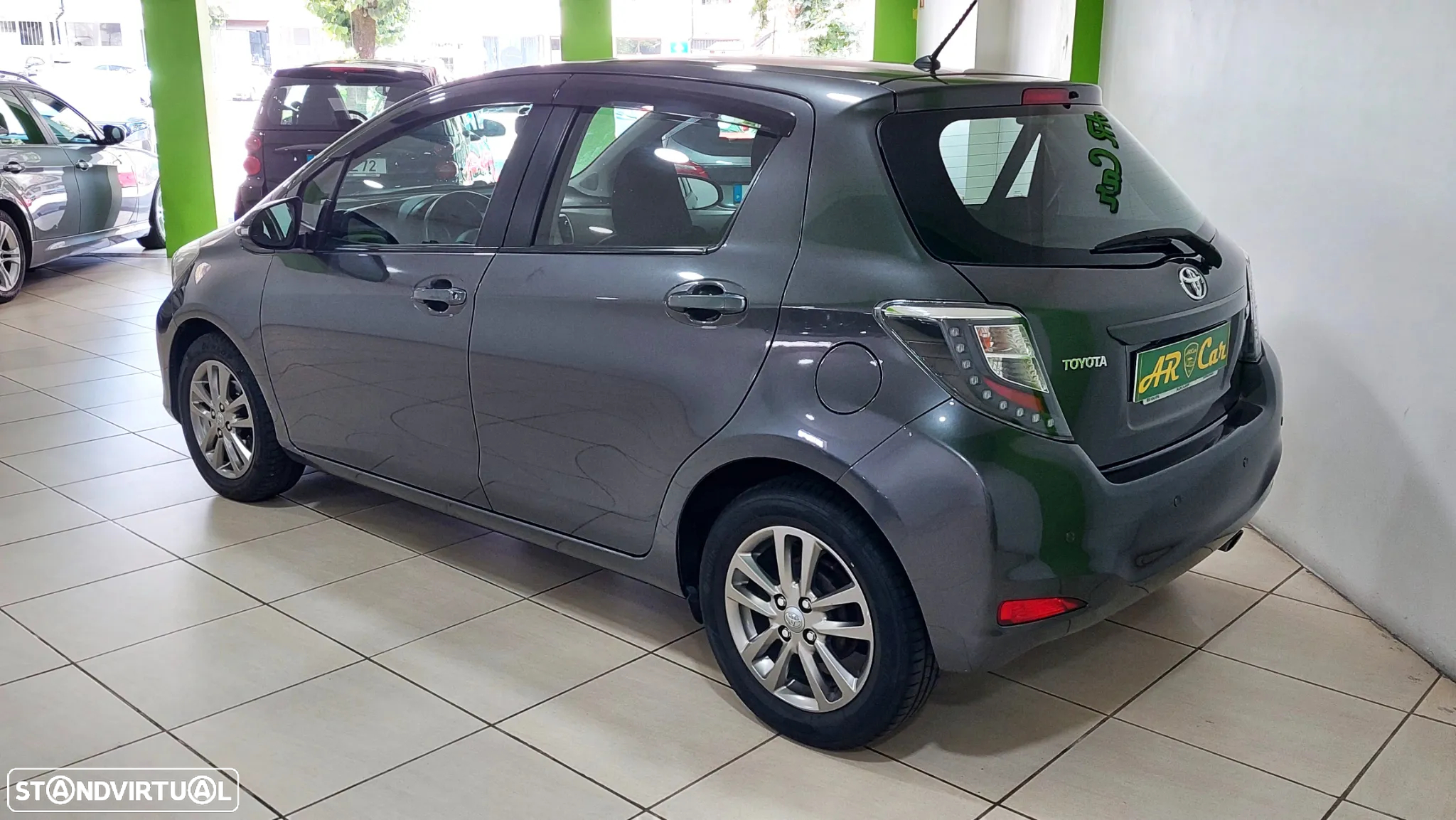 Toyota Yaris 1.0 VVT-i Comfort +PS Style +P.Techno - 4