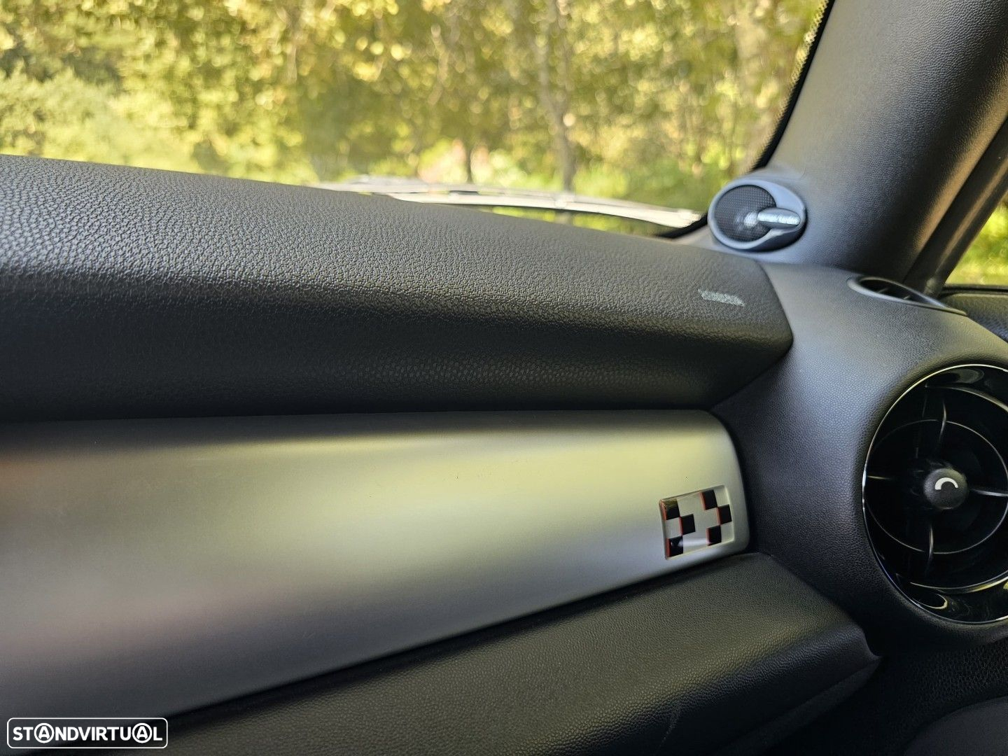 MINI Cabrio John Cooper Works - 16