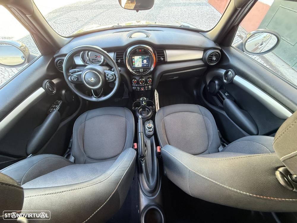 MINI 5 Portas Cooper D Auto - 16