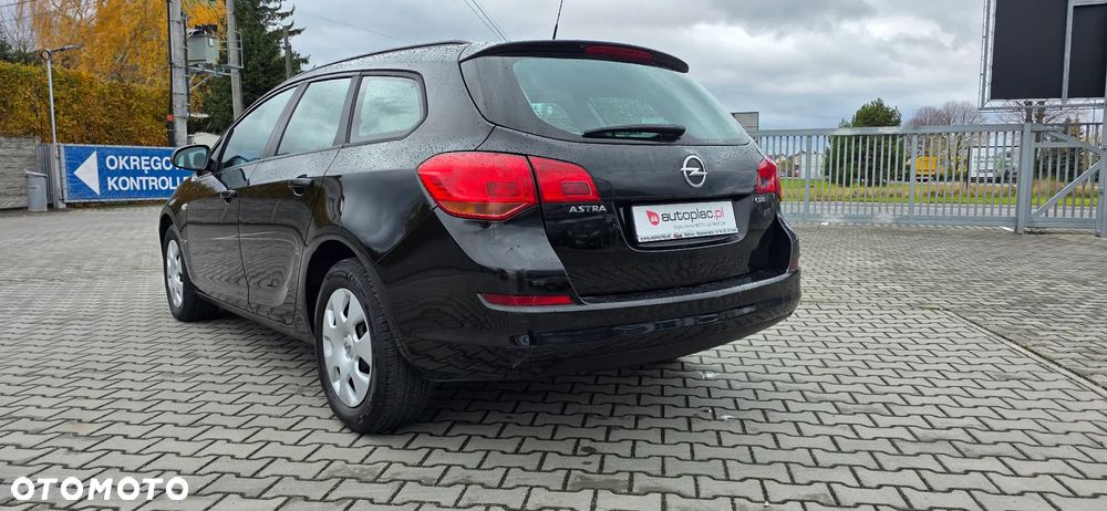 Opel Astra 1.7 CDTI Caravan DPF Edition 111 Jahre - 4
