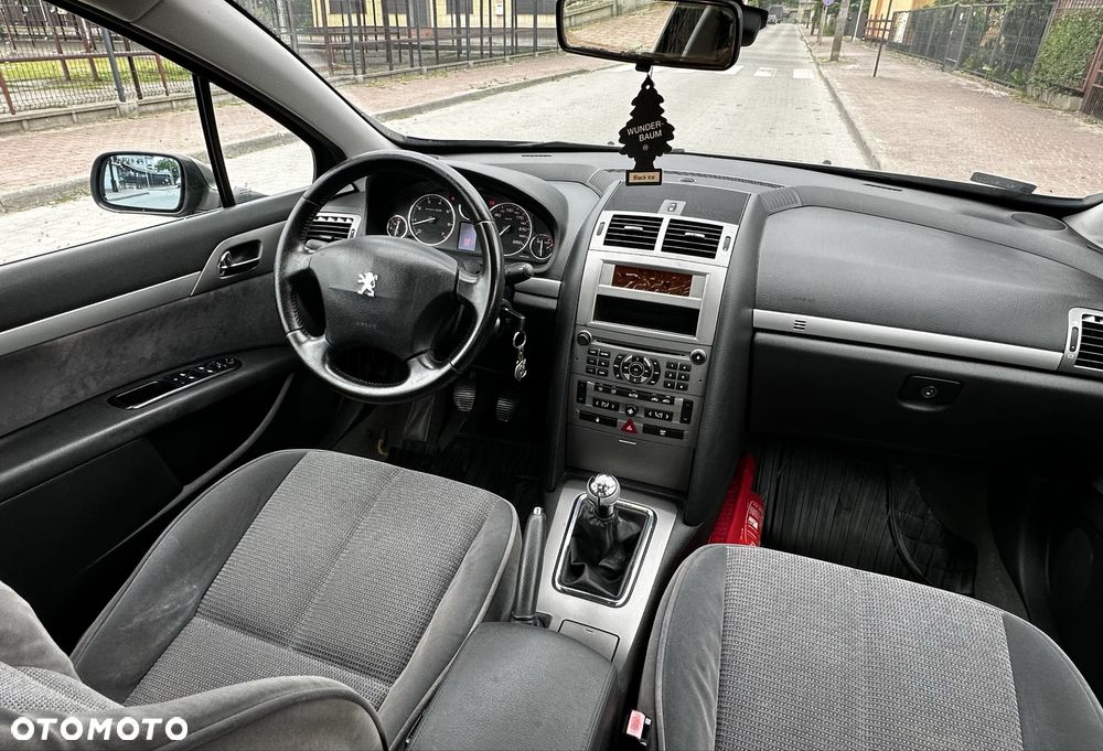 Peugeot 407 - 8