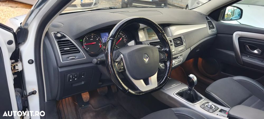 Renault Laguna dCi 150 FAP Start-Stop Dynamique - 16